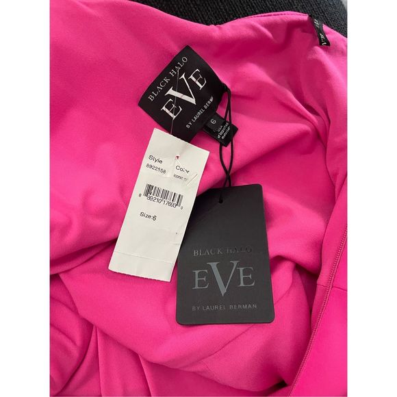 Black Halo Egan One-Shoulder Gown - Picture 11 of 14